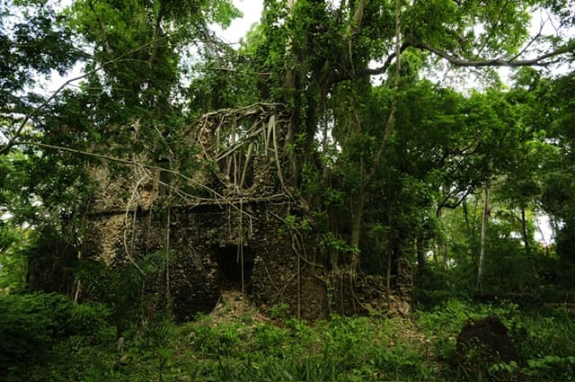 Juani Island & Ancient Ruins Tour